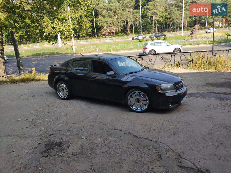 Седан Dodge Avenger 2013 в Києві