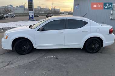 Седан Dodge Avenger 2013 в 