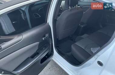 Седан Dodge Avenger 2013 в 