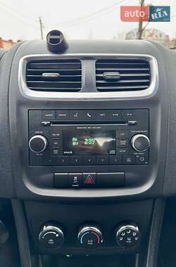 Седан Dodge Avenger 2013 в 