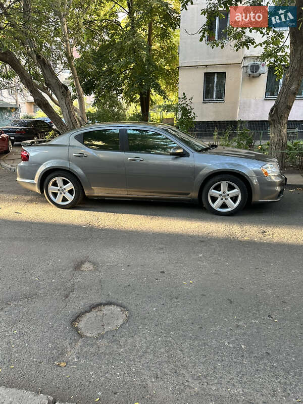 Седан Dodge Avenger 2013 в Одесі