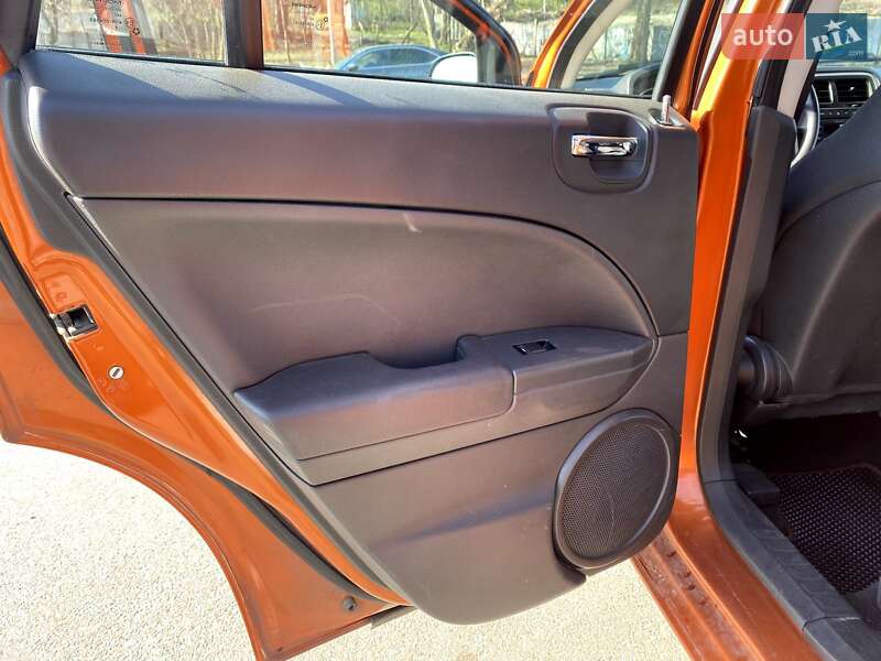 Хэтчбек Dodge Caliber 2011 в Черкассах