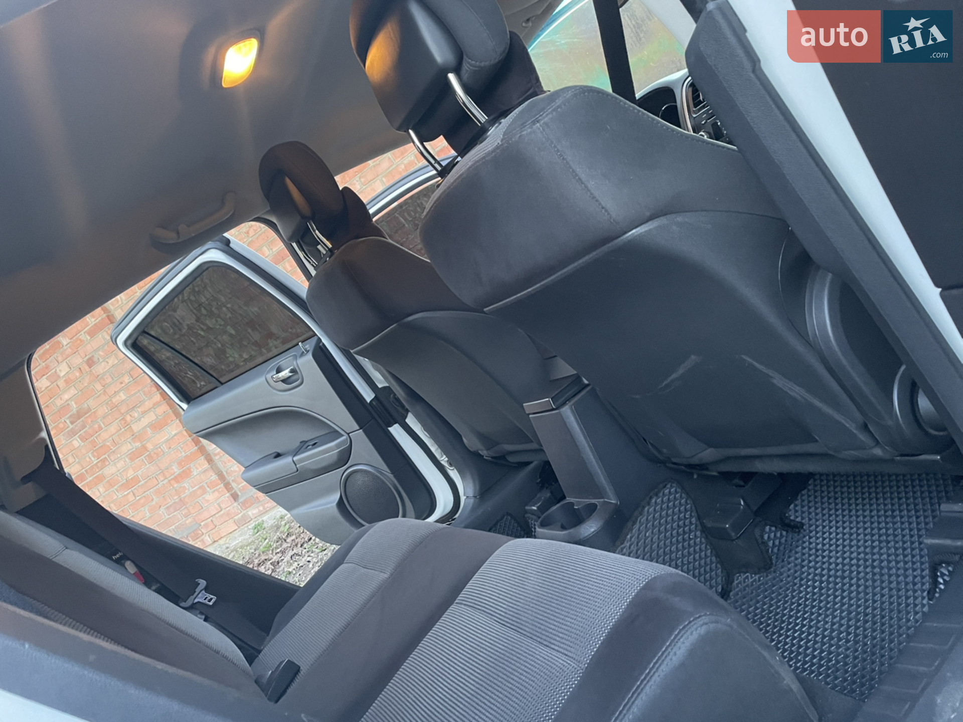 2011 Dodge Caliber - мініатюра 35