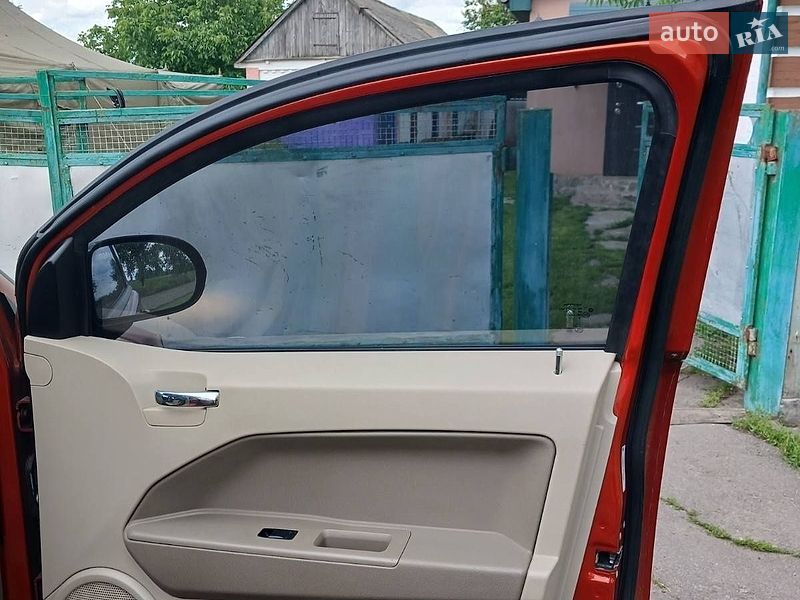 Позашляховик / Кросовер Dodge Caliber 2008 в Чорнобаї фото 4 Позашляховик / Кросовер Dodge Caliber 2008 в Чорнобаї
