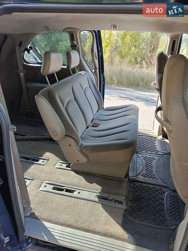 Минивэн Dodge Caravan 2002 в Кременчуге