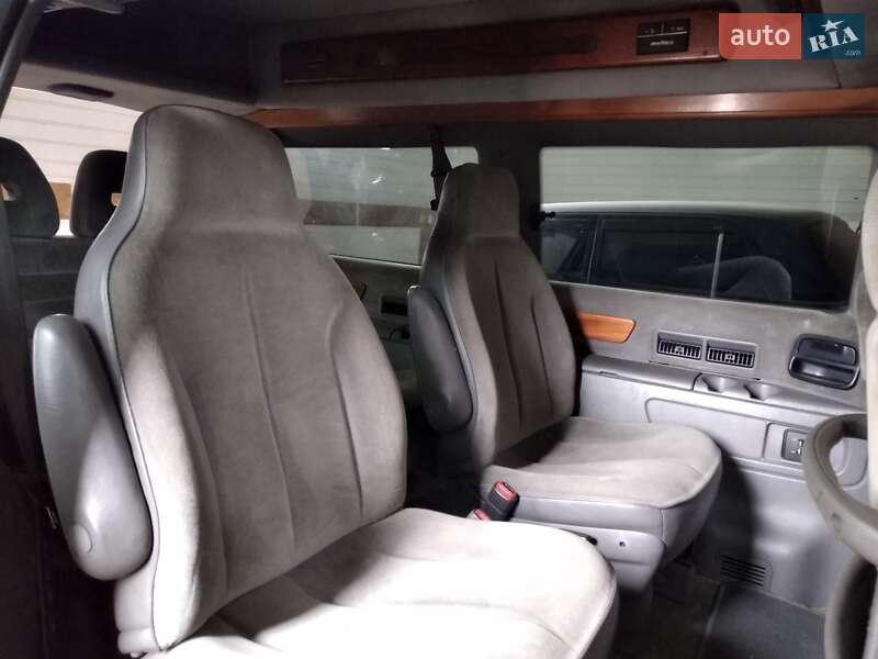 Минивэн Dodge Caravan 1991 в Житомире фото 8 Минивэн Dodge Caravan 1991 в Житомире