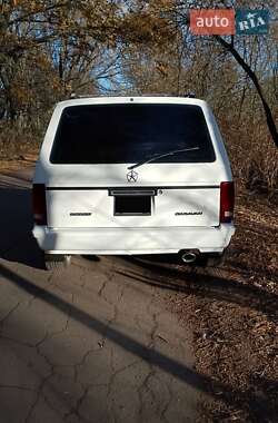 Мінівен Dodge Caravan 1990 в 