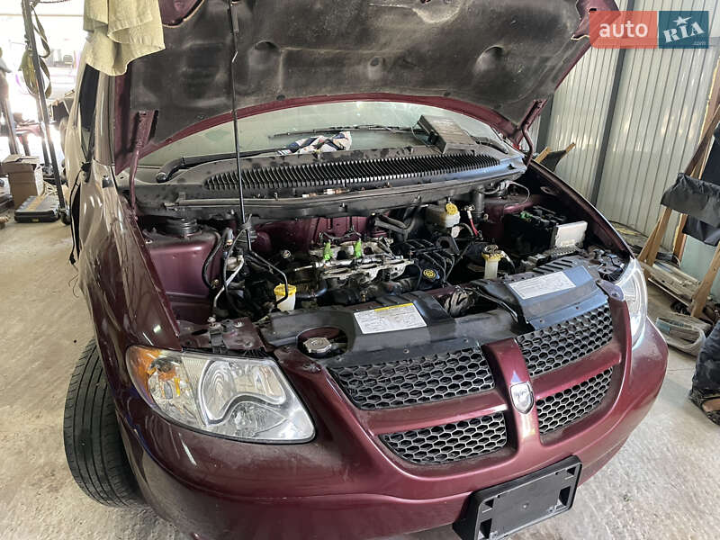 Dodge Caravan 2003