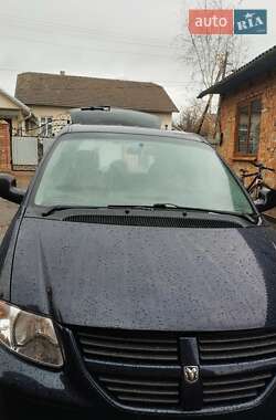 Минивэн Dodge Caravan 2005 в Кицмани