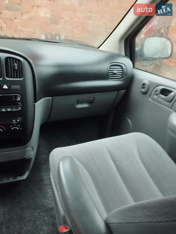Минивэн Dodge Caravan 2005 в Кицмани