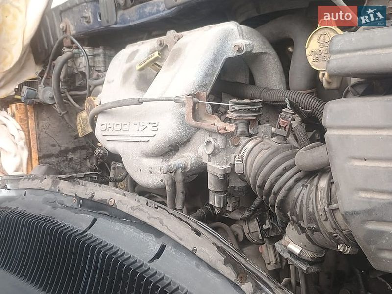 Мінівен Dodge Caravan 2002 в Ізюмі