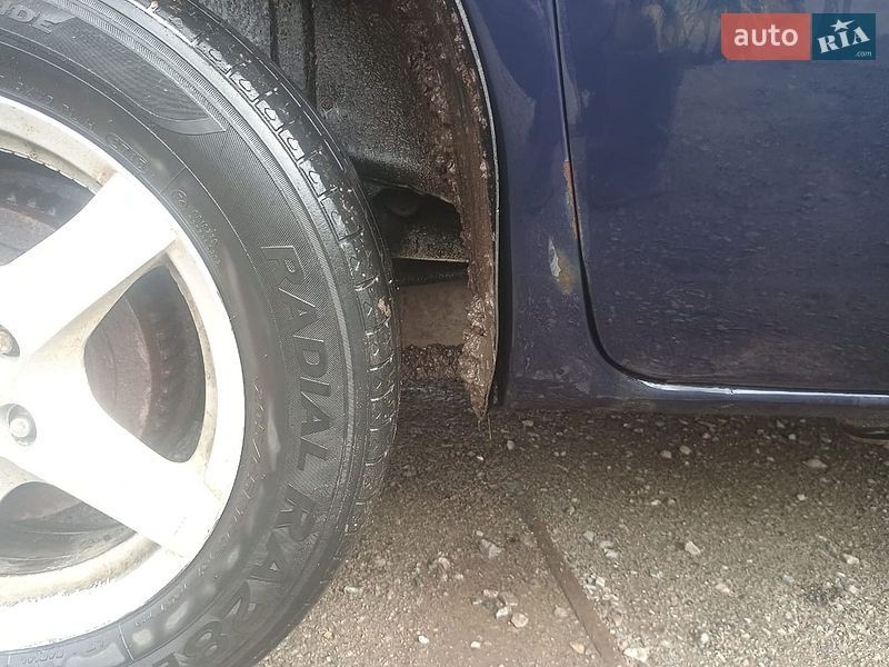 Мінівен Dodge Caravan 2002 в Ізюмі