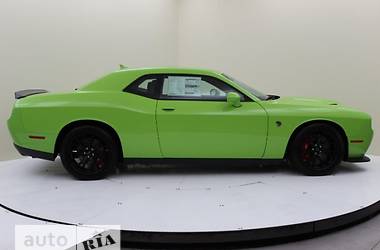 Купе Dodge Challenger 2017 в 