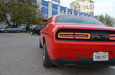 Купе Dodge Challenger 2016 в Львові