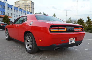 Купе Dodge Challenger 2016 в Львові