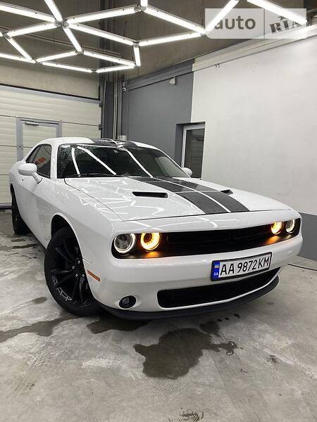 Купе Dodge Challenger 2015 в Киеве
