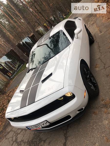 Купе Dodge Challenger 2015 в Киеве