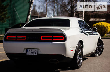 Купе Dodge Challenger 2015 в Киеве