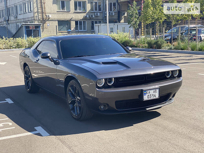 Купе Dodge Challenger 2019 в Києві