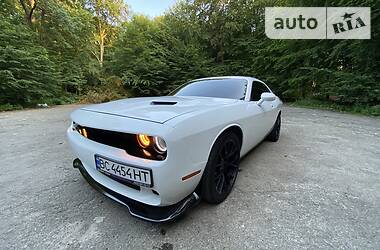 Купе Dodge Challenger 2015 в Львові