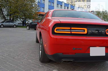 Купе Dodge Challenger 2016 в 