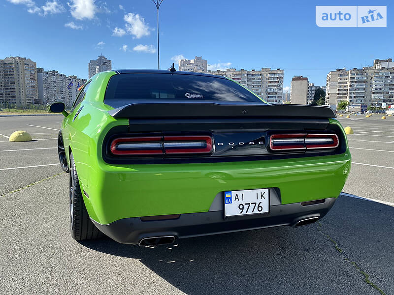 Купе Dodge Challenger 2017 в Киеве