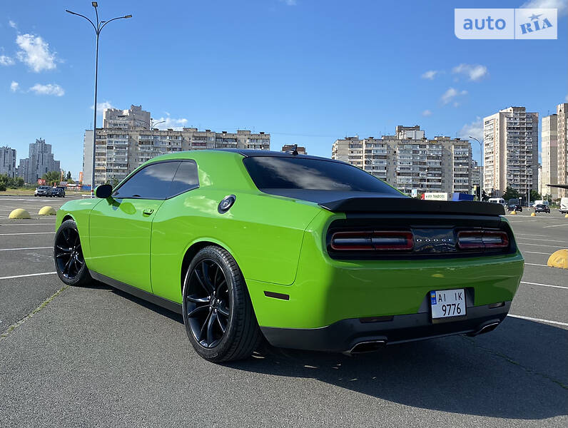 Купе Dodge Challenger 2017 в Киеве