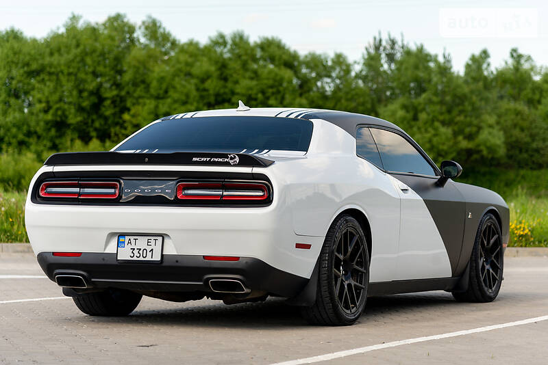 Купе Dodge Challenger 2016 в Ивано-Франковске