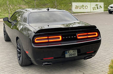 Купе Dodge Challenger 2017 в 