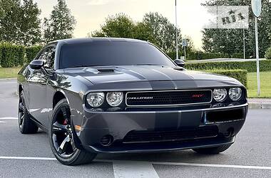 Купе Dodge Challenger 2013 в Киеве