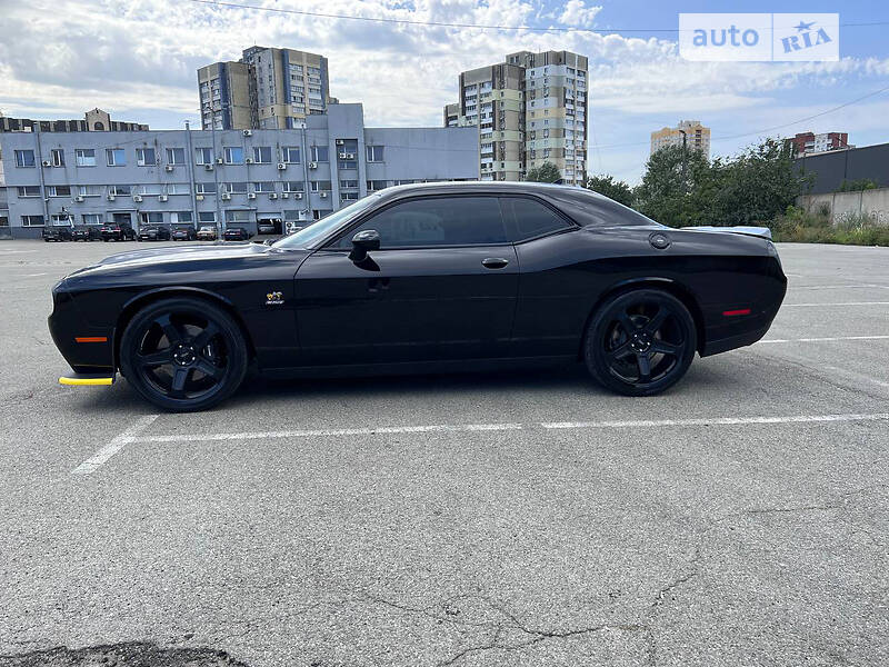 Купе Dodge Challenger 2020 в Киеве