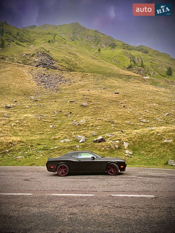 Купе Dodge Challenger 2018 в Одесі