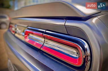 Купе Dodge Challenger 2018 в 