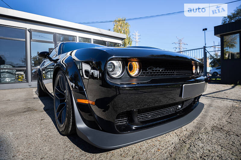 Купе Dodge Challenger 2018 в Киеве фото 11 Купе Dodge Challenger 2018 в Киеве