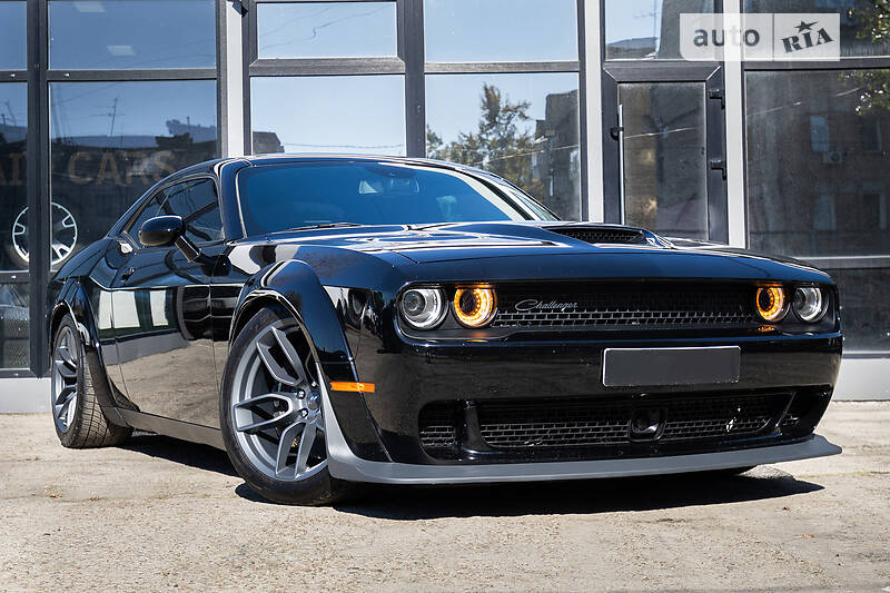 Купе Dodge Challenger 2018 в Киеве фото 3 Купе Dodge Challenger 2018 в Киеве