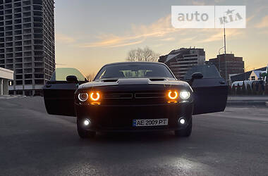 Купе Dodge Challenger 2015 в Дніпрі