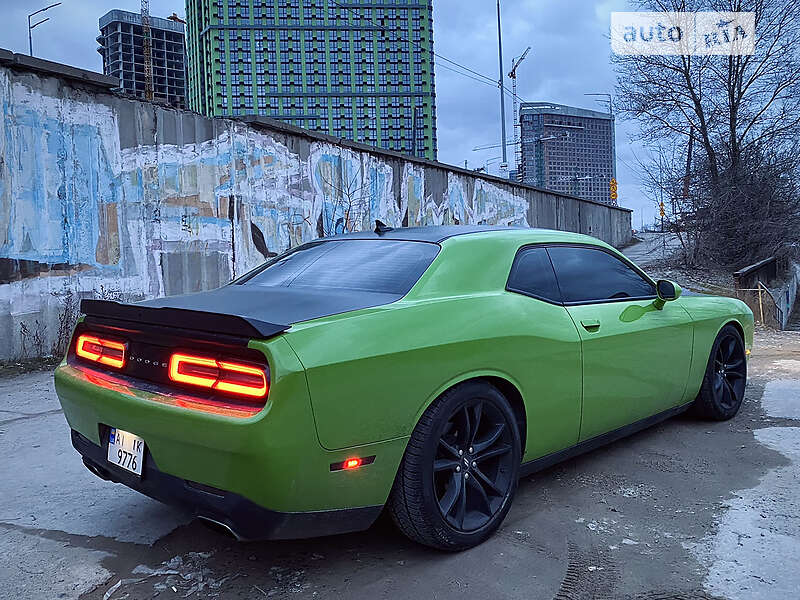 Купе Dodge Challenger 2017 в Киеве