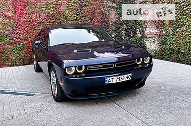 Купе Dodge Challenger 2017 в Ужгороді