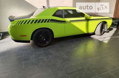 Купе Dodge Challenger 2020 в 
