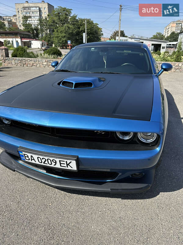 Купе Dodge Challenger 2020 в Кропивницькому