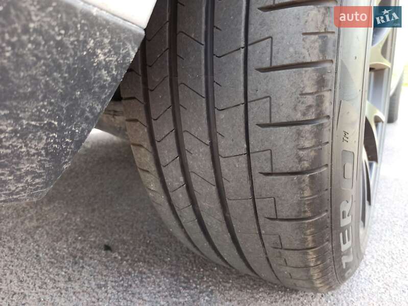 Купе Dodge Challenger 2016 в Вышгороде