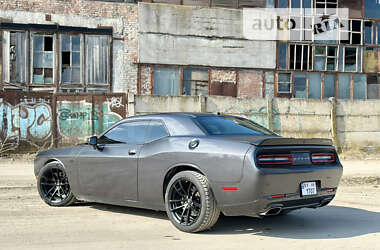 Купе Dodge Challenger 2019 в 