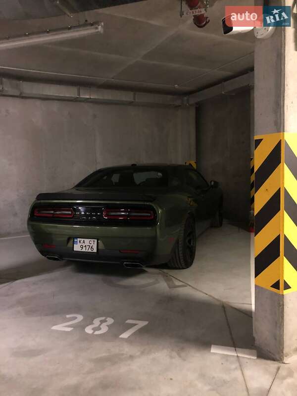 Купе Dodge Challenger 2017 в Києві фото 9 Купе Dodge Challenger 2017 в Києві
