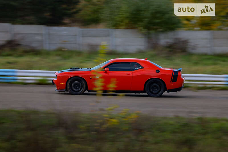 Купе Dodge Challenger 2017 в Киеве