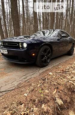 Купе Dodge Challenger 2017 в Львові