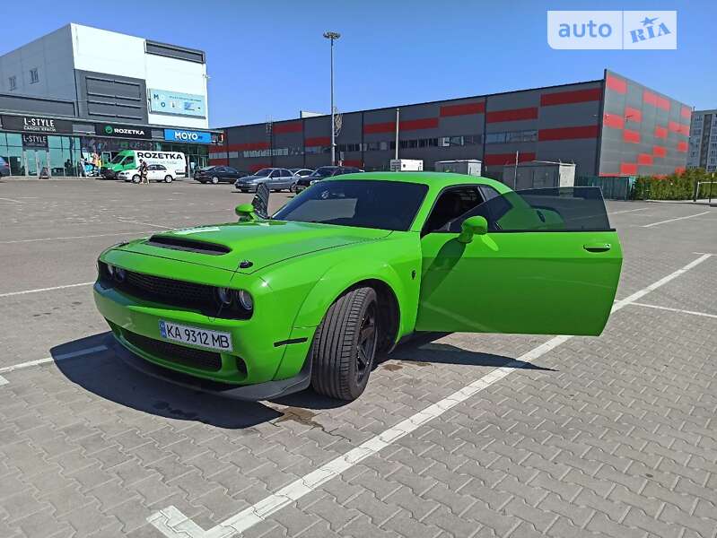 Купе Dodge Challenger 2017 в Києві