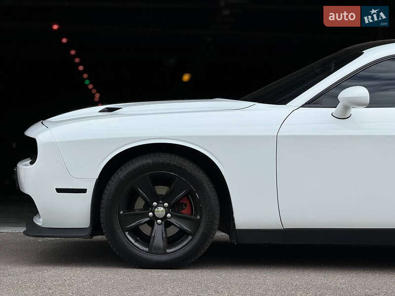 Купе Dodge Challenger 2017 в Шепетівці