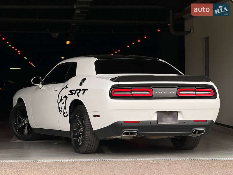 Купе Dodge Challenger 2017 в Шепетівці