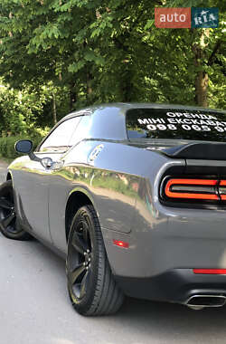 Купе Dodge Challenger 2017 в Мукачево
