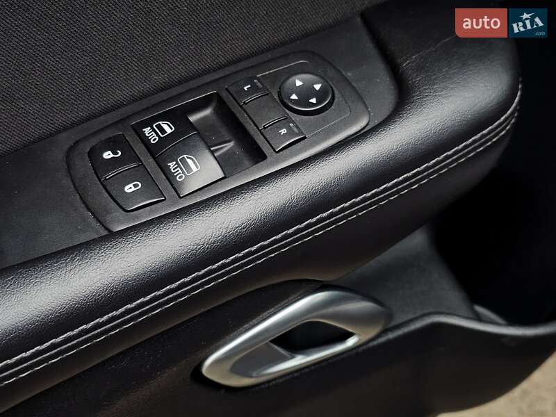 Купе Dodge Challenger 2017 в Киеве